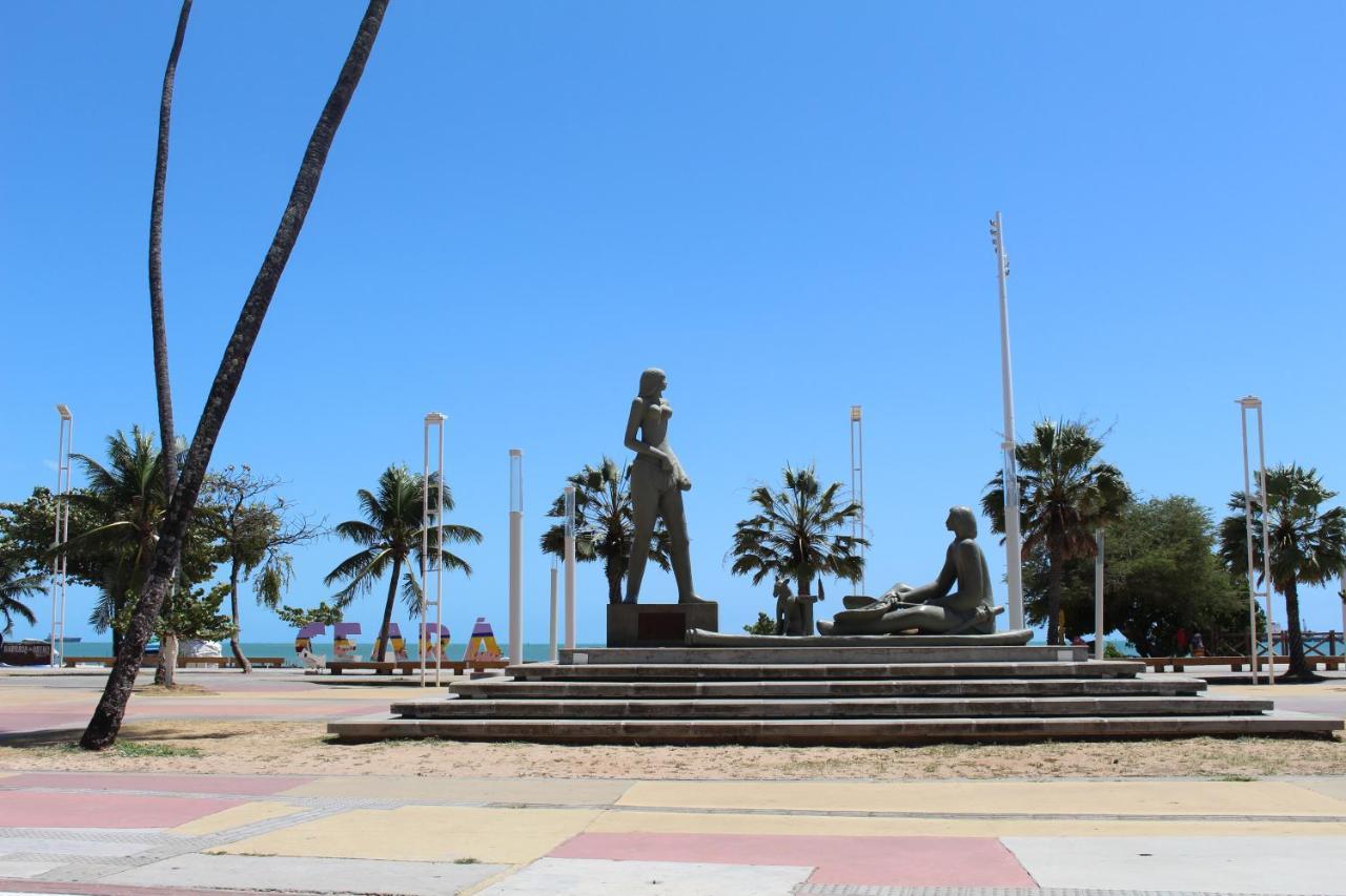 13 Flat Beira Mar Com Energia, Vaga, 3 Camas, Wi-Fi E Ar Apartment Fortaleza  Bagian luar foto